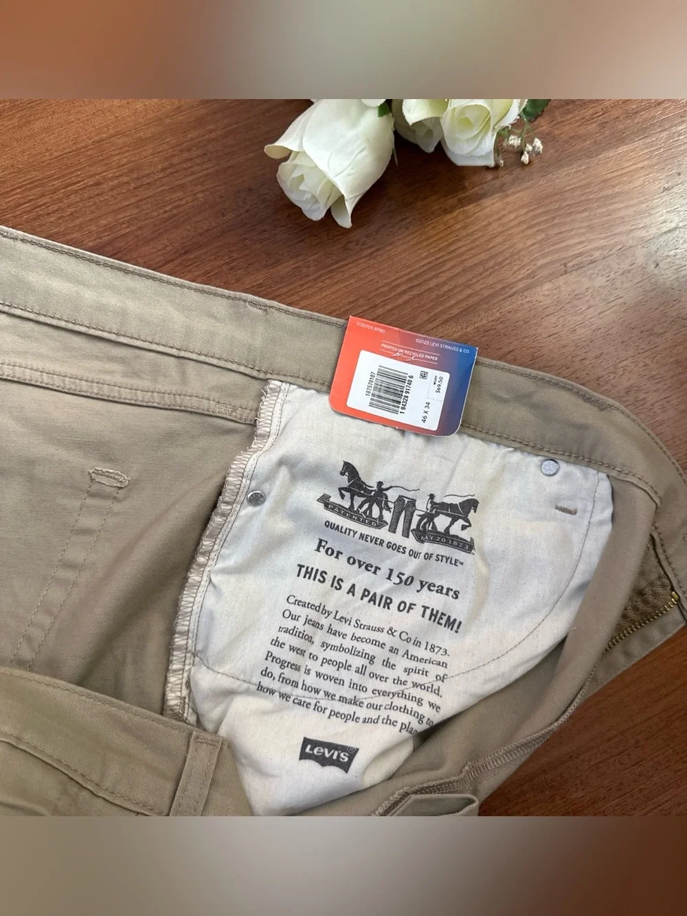 Levi's Men's Beige Relaxed Straight Jeans